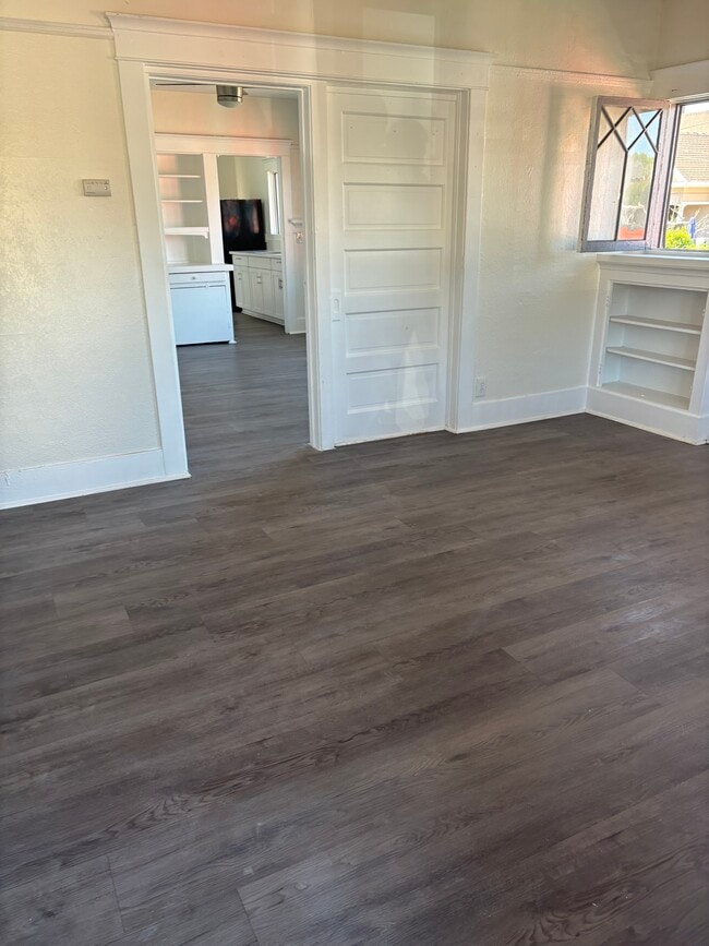 Photo - 402 E 43rd Pl Unidad 2