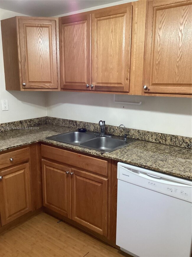 Photo - 8141 SW 24th Ct Apartment Unit 306