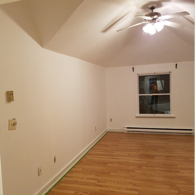 Photo - 146 Wellsville Ave Unit B