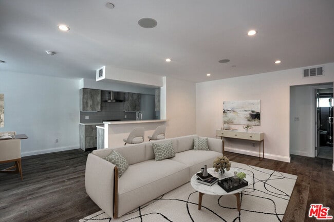 Photo - 1105 Alta Loma Rd Unit 2