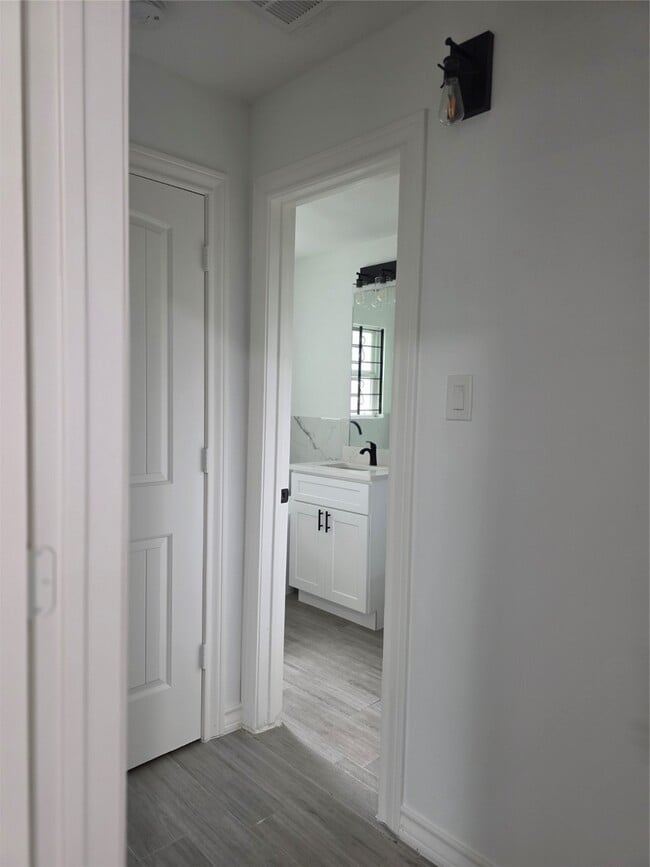 Building Photo - 3926 Florinda St