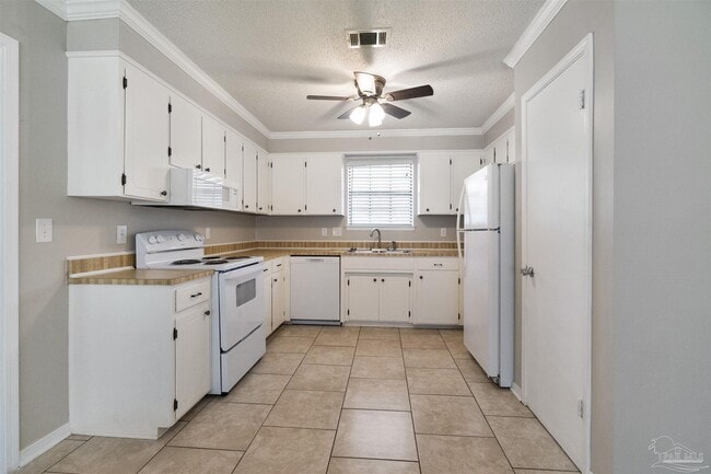 Photo - 587 Bobwhite Dr