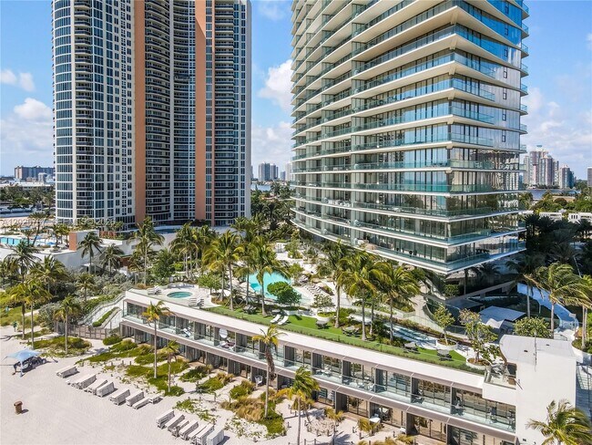 Photo - 18975 Collins Ave Unidad 3504