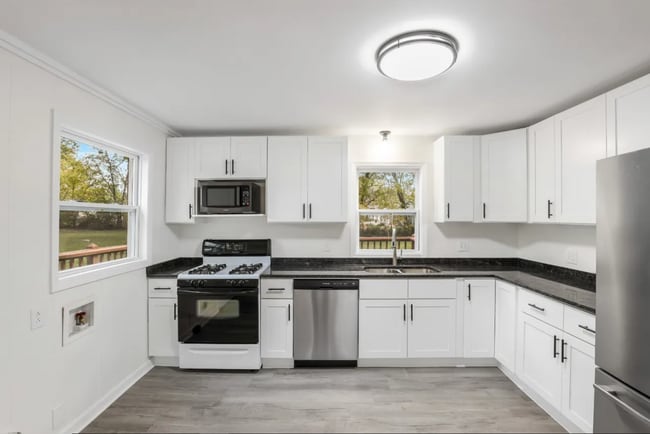 Photo - 168 Dorris Ave