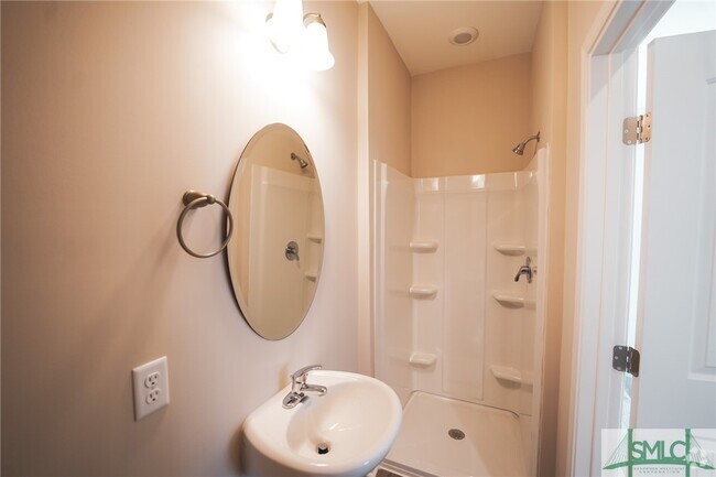 Building Photo - 109 Camellia St Rental