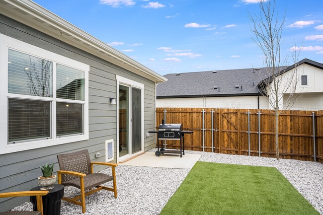 Yardly Elm apartments — community photo