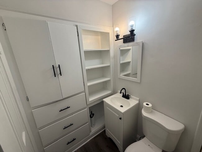 Photo - 3943 Front St