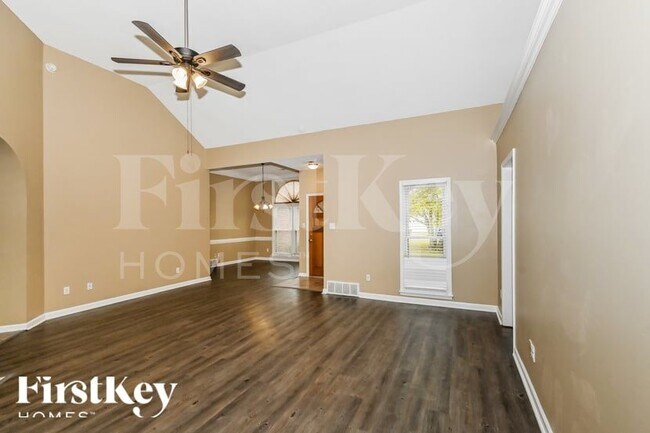Photo - 844 Tropicana Dr E