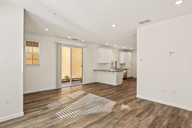 Photo - Gorgeous Newer Home in Roseville!