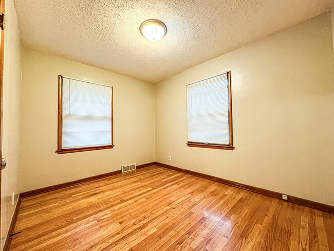 Photo - 5618 Huntington Ave