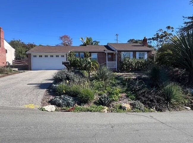 Building Photo - 3 bed/ 2 Bath House within Walking Distance to Cal Poly