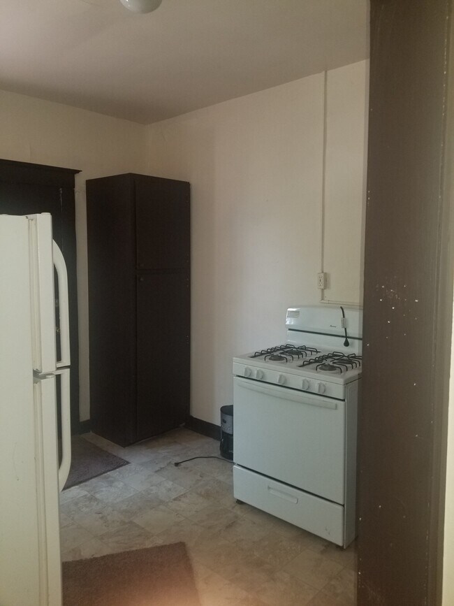 4529 Commonwealth St Unit 2