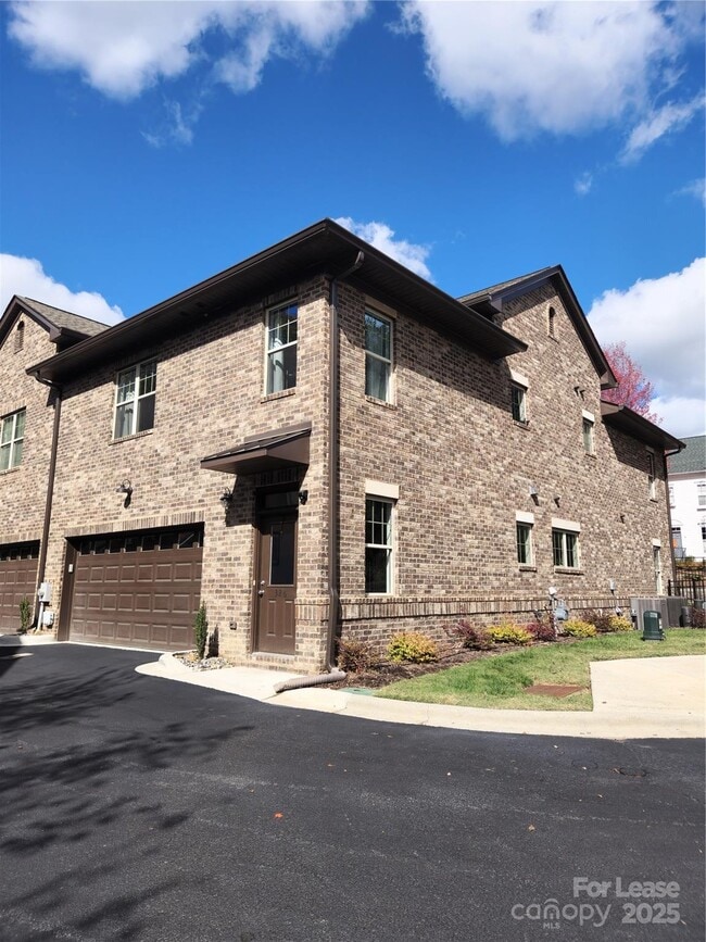 Photo - 326 Sadie Dr