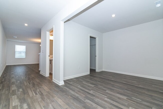 Photo - 136 Elegance Wy