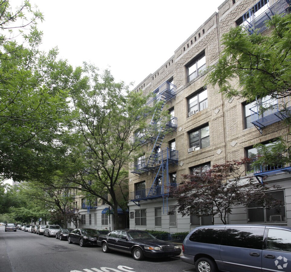 Photo - 46-50 W 111th St Apartments