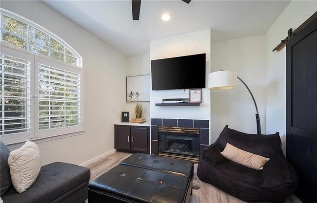 Photo - 444 Pier Ave