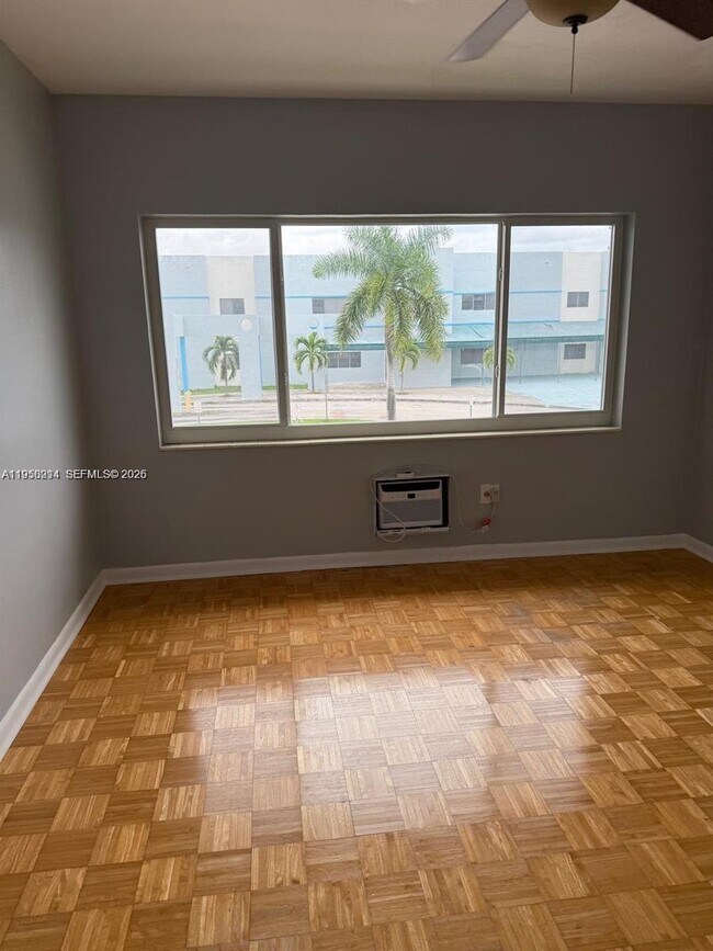 Photo - 9281 W Bay Harbor Dr Unit 10