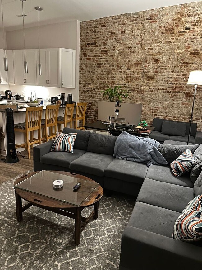 Welcome to Urban Elegance in the Heart of ... - Welcome to Urban Elegance in the Heart of ... Apartment Unit 517