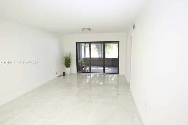 Photo - 510 W Park Dr Unit 105