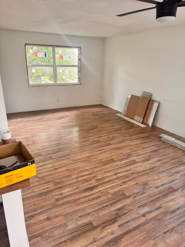 Photo - 2829 Van Buren St Unidad 208