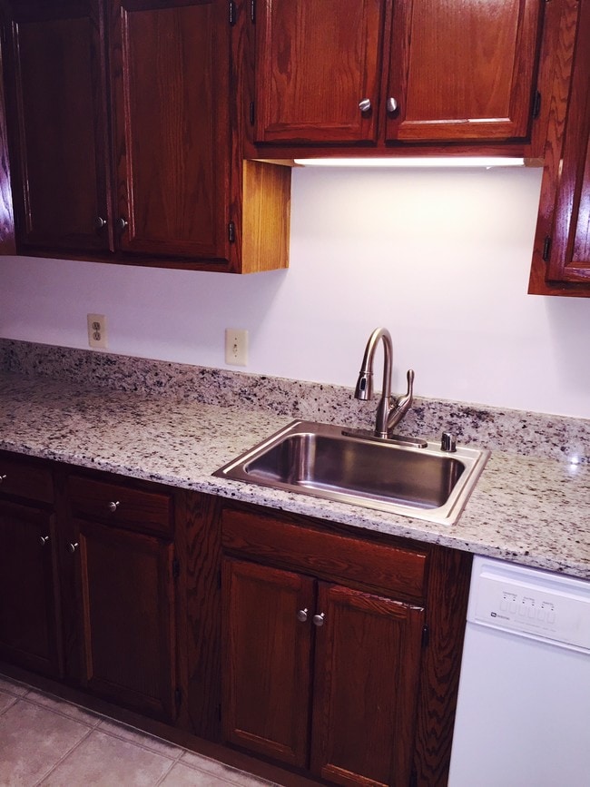 Photo - 102 Buckingham Ln Unit 102 Buckingham Ln