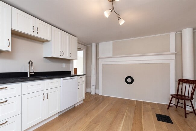 Photo - 21 Gardner St Unit A