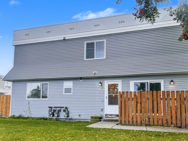Building Photo - 4008 Reka Dr Rental