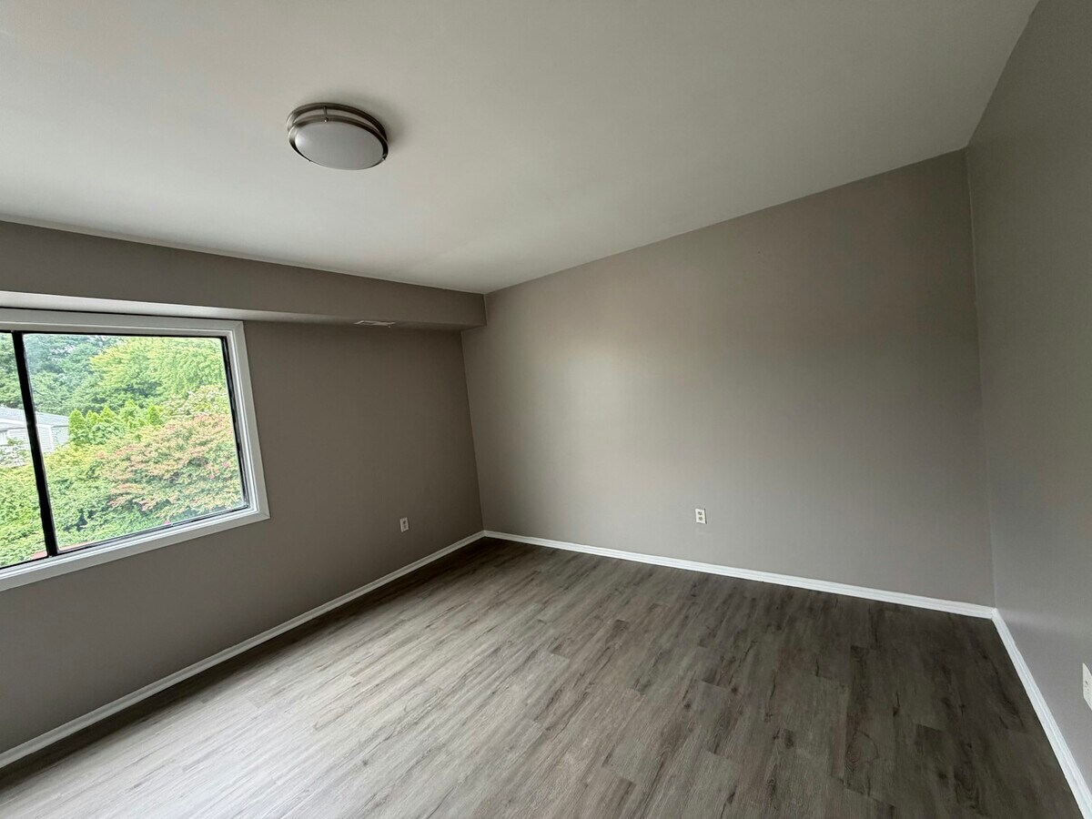 Photo - 1709 Crimson Tree Way