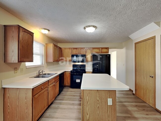 Photo - 8558 Rodebaugh Rd