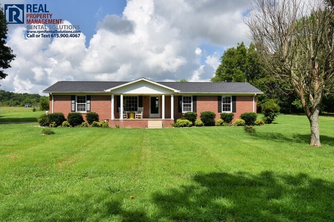 Building Photo - Beautiful 3bd, 2ba plus bonus room and pool in Woodbury!