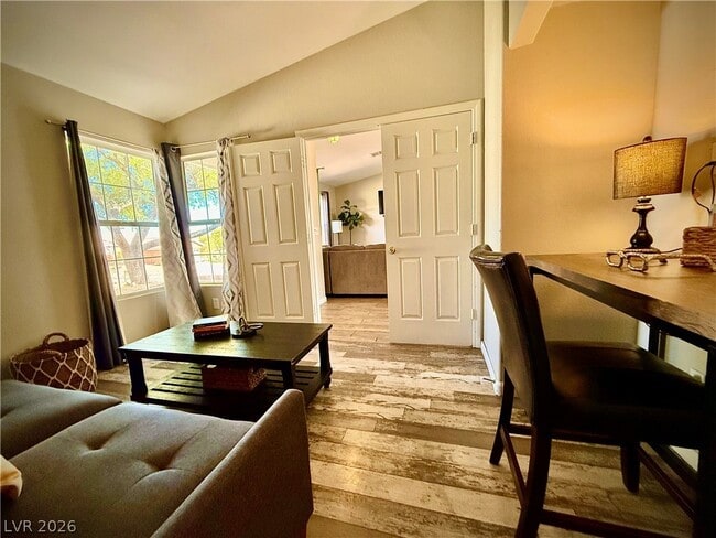 Photo - 2033 Riderwood Ave