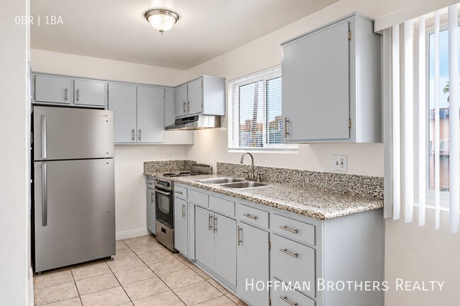 981 Elden Ave Unit 18
