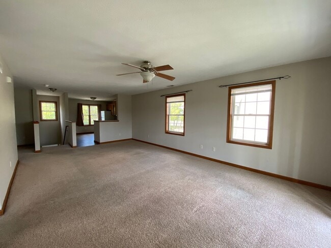 Photo - 146 Tulip Blvd