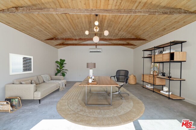 Photo - 4031 Edenhurst Ave House