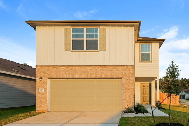 Building Photo - 6179 Pine Cir Rental
