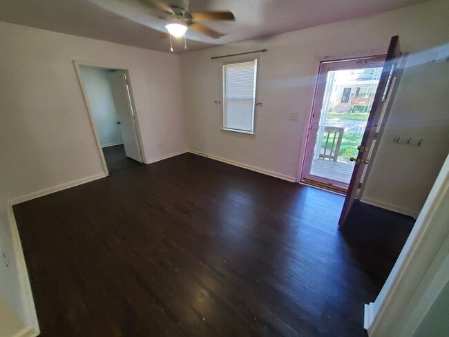 Photo - 959 Winward Rd