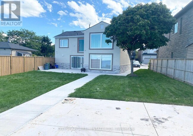 Photo - 48 Seabreeze Crescent