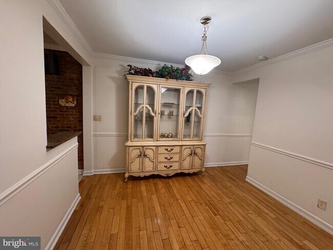 Photo - 1009 W Fayette St