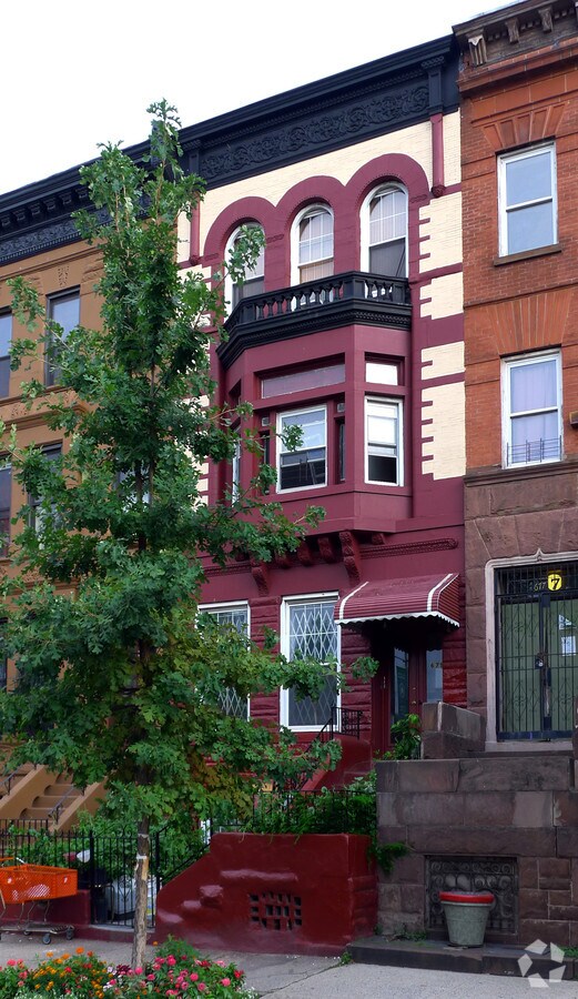 Photo - 675 Lafayette Ave