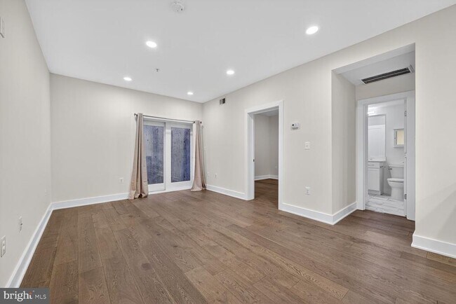 Photo - 1412 Chapin St NW Unidad 2