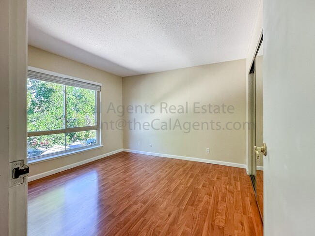 Photo - 2040 Sierra Rd