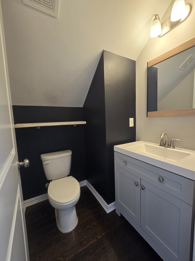 Photo - 3005 Montrose Ln