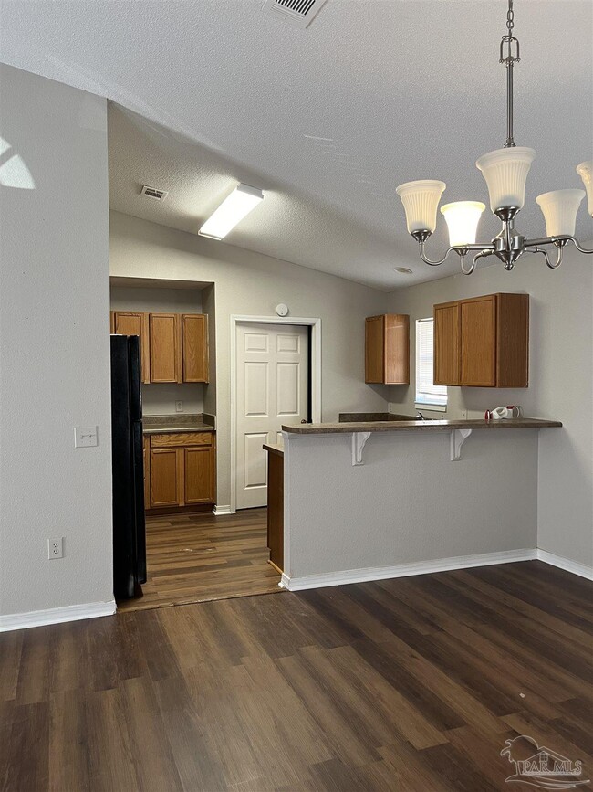 Photo - 1760 W Strong St