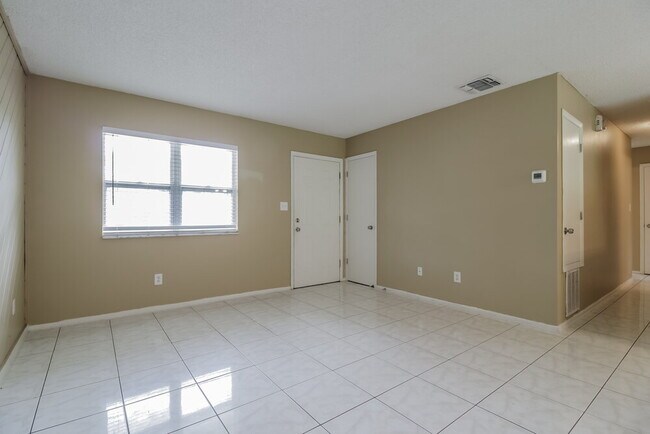 Photo - 7727 Range Dr