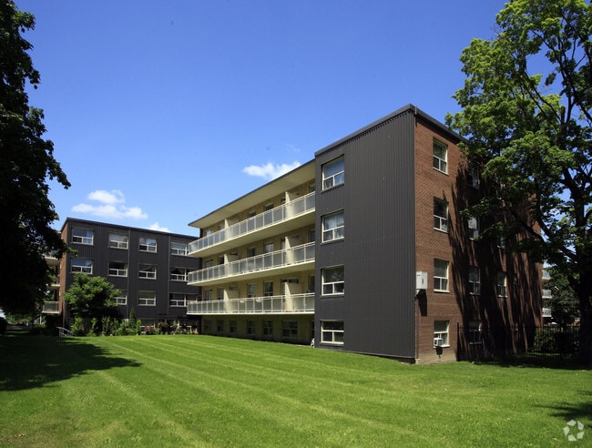 Building Photo - Maplebank Court