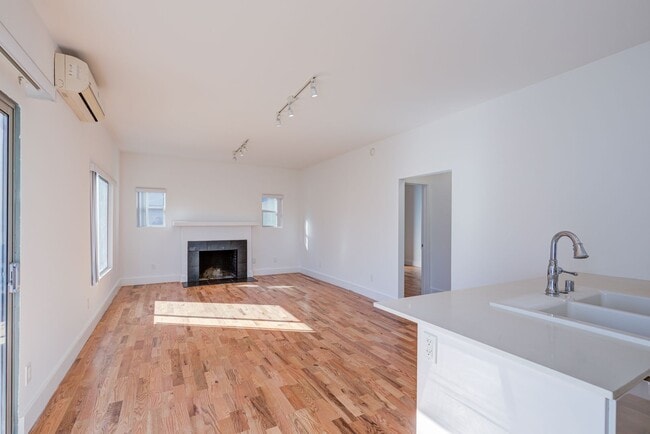 Photo - 3216 Bellevue Ave Unit 3216