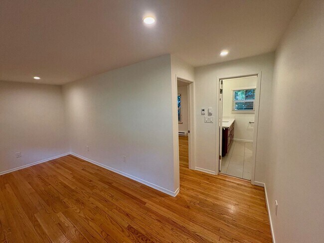 Photo - OTTERTRACK DUPLEX Unit 2606