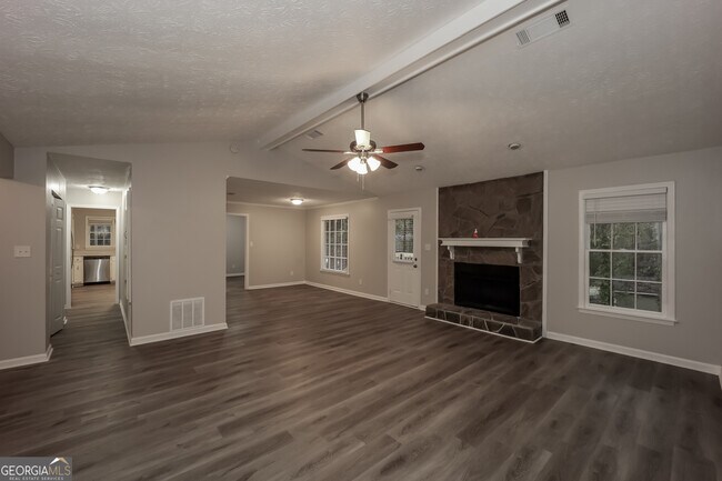 Photo - 100 Nandover Way