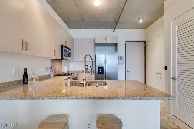 Photo - 353 E Bonneville Ave Unidad 343