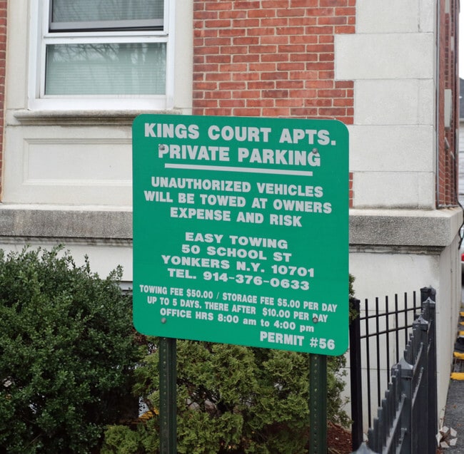 Photo - Kings Court Apartments